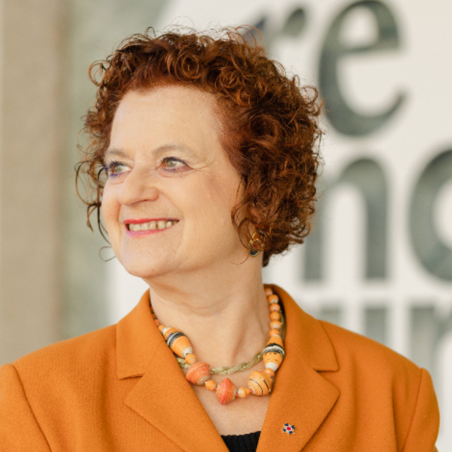 picture of Vivian Manasc