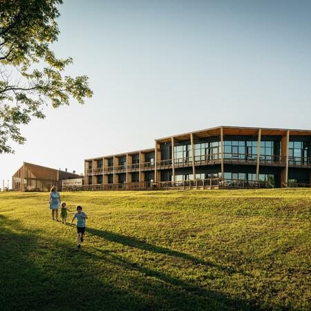 picture of Métis Crossing Boutique Lodge